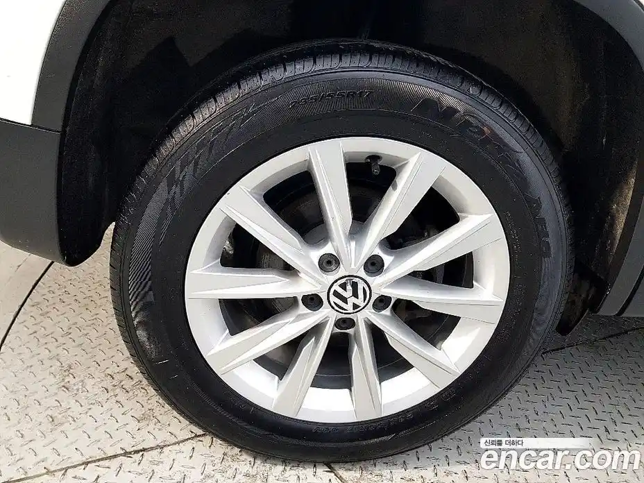 Volkswagen Tiguan 2015 2.0 гидро в Москве № 277623, фото 20