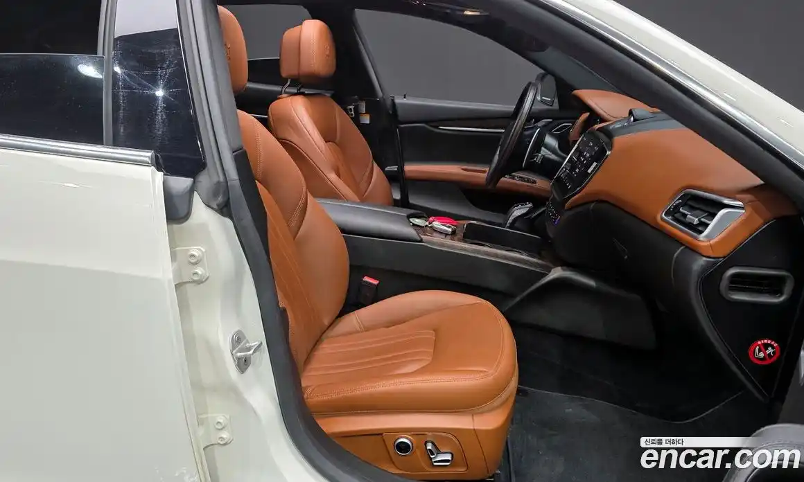 Maserati Ghibli 2022 2.0 гидро в Москве № 282753, фото 11