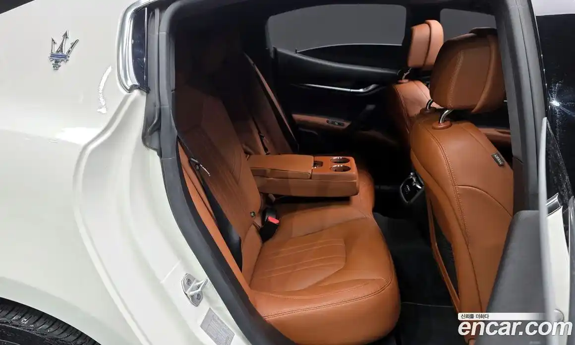 Maserati Ghibli 2022 2.0 гидро в Москве № 282753, фото 12