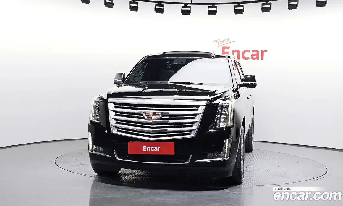 Cadillac Escalade 2018 6.2 гидро в Москве № 337085, фото 3
