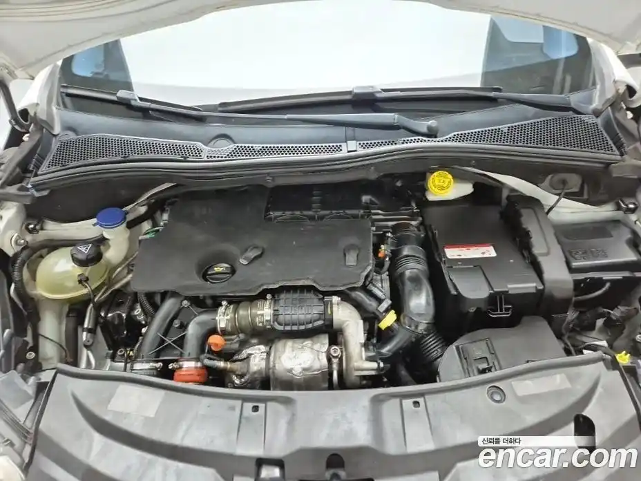 Peugeot 2008 2015 1.6 гидро в Москве № 338999, фото 13