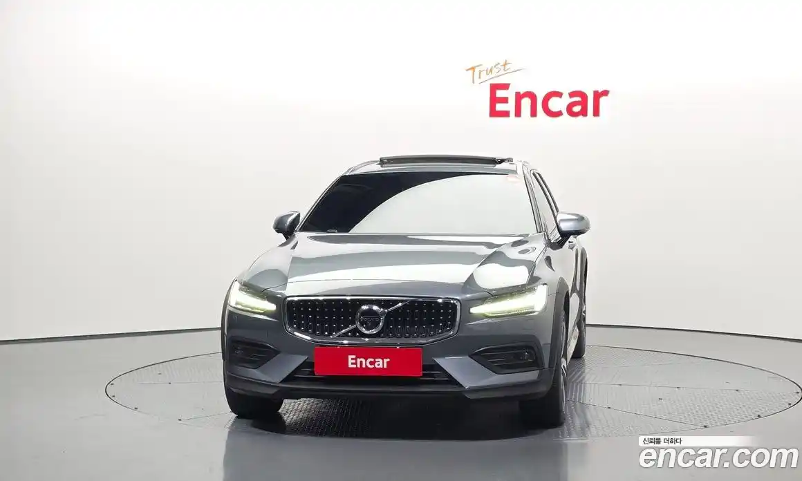 Volvo V60 2020 2.0 гидро в Москве № 392078, фото 3