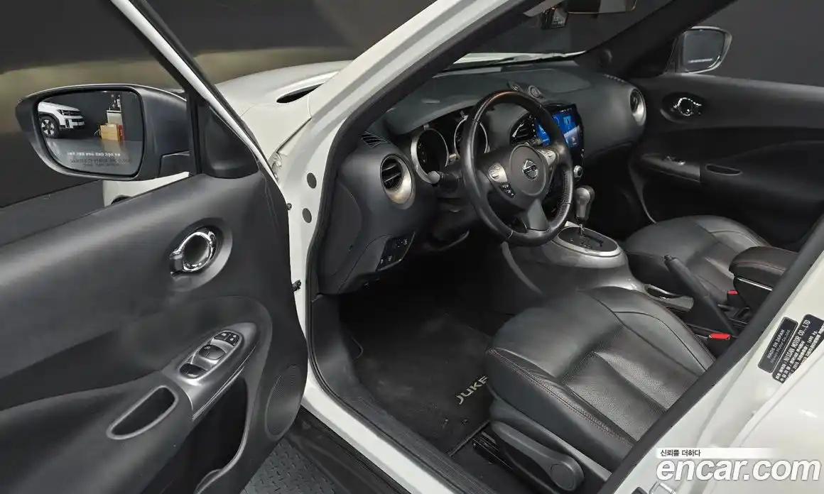 Nissan Juke 2015 1.6 гидро в Москве № 500567, фото 11