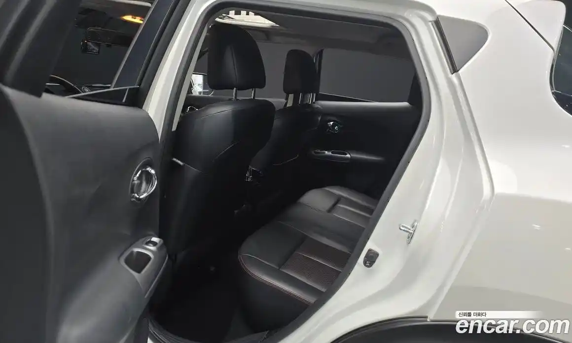 Nissan Juke 2015 1.6 гидро в Москве № 500567, фото 12