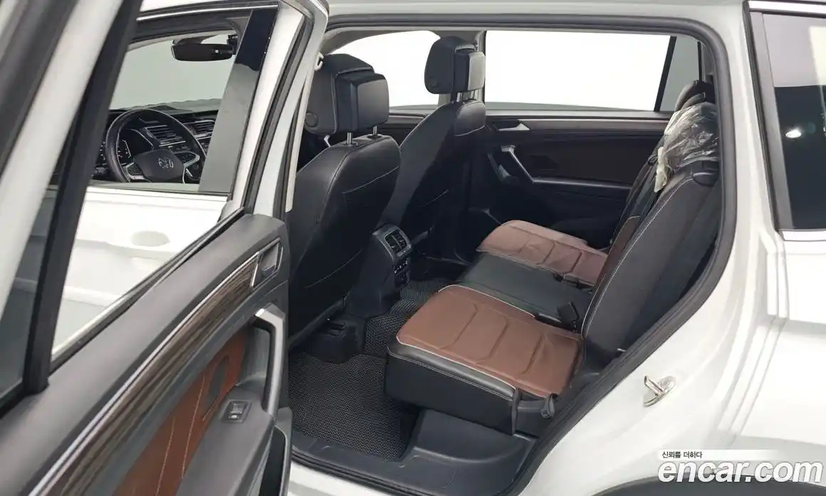 Volkswagen Tiguan 2023 2.0 гидро в Москве № 628908, фото 13