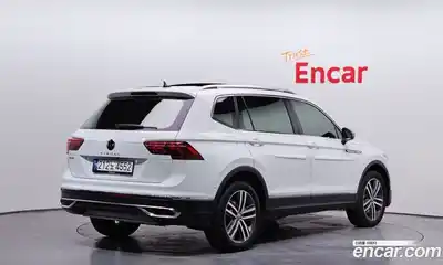 Volkswagen Tiguan 2023 2.0 гидро в Москве № 628908, миниатюра 2