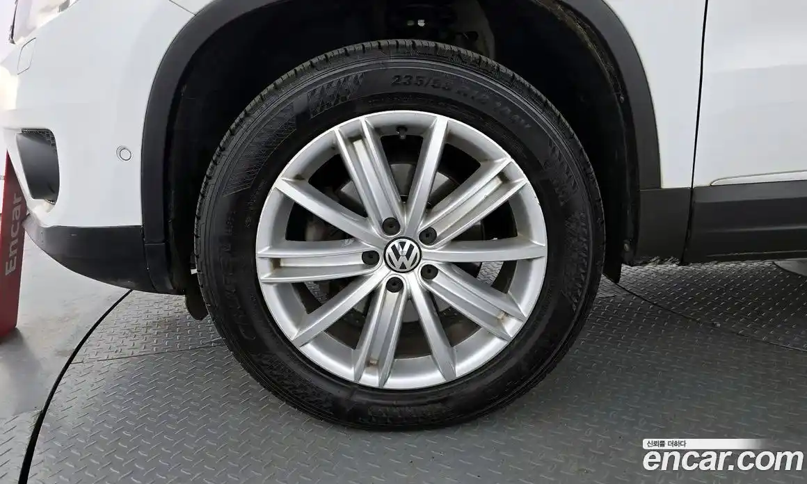 Volkswagen Tiguan 2016 2.0 гидро в Москве № 629117, фото 5