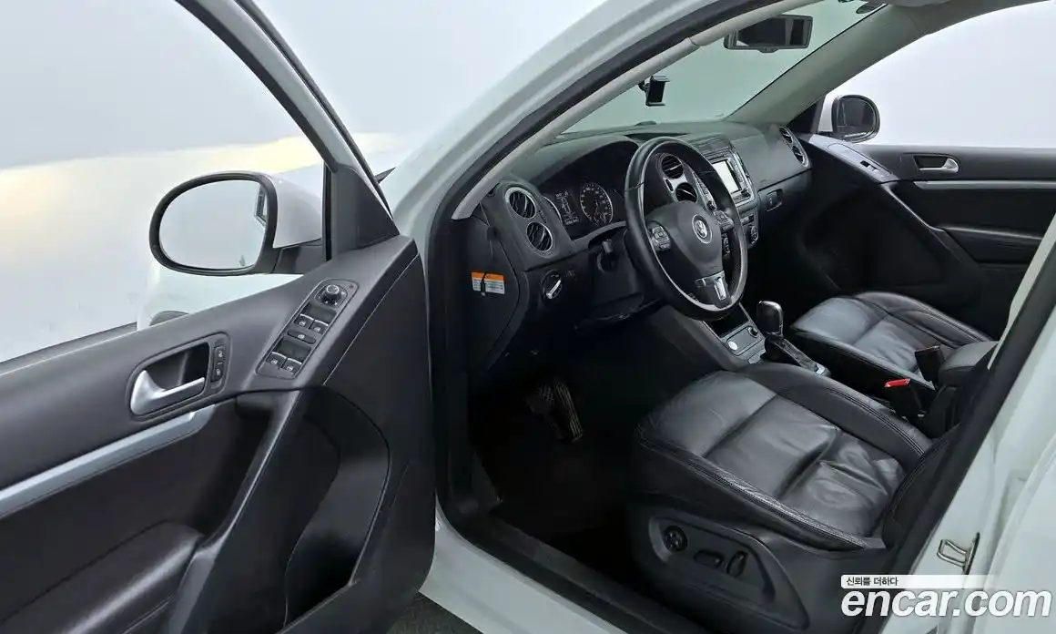 Volkswagen Tiguan 2016 2.0 гидро в Москве № 629117, фото 10