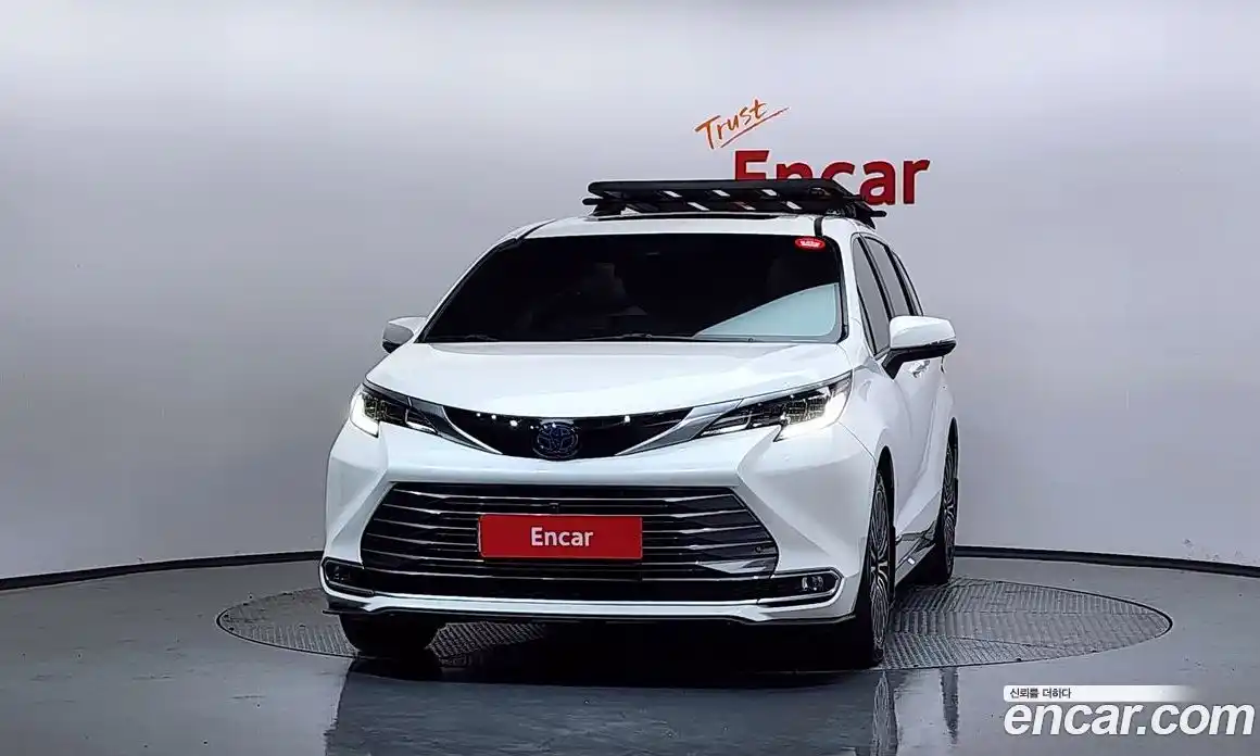 Toyota Sienna 2021 2.5 гидро в Москве № 750280, фото 3