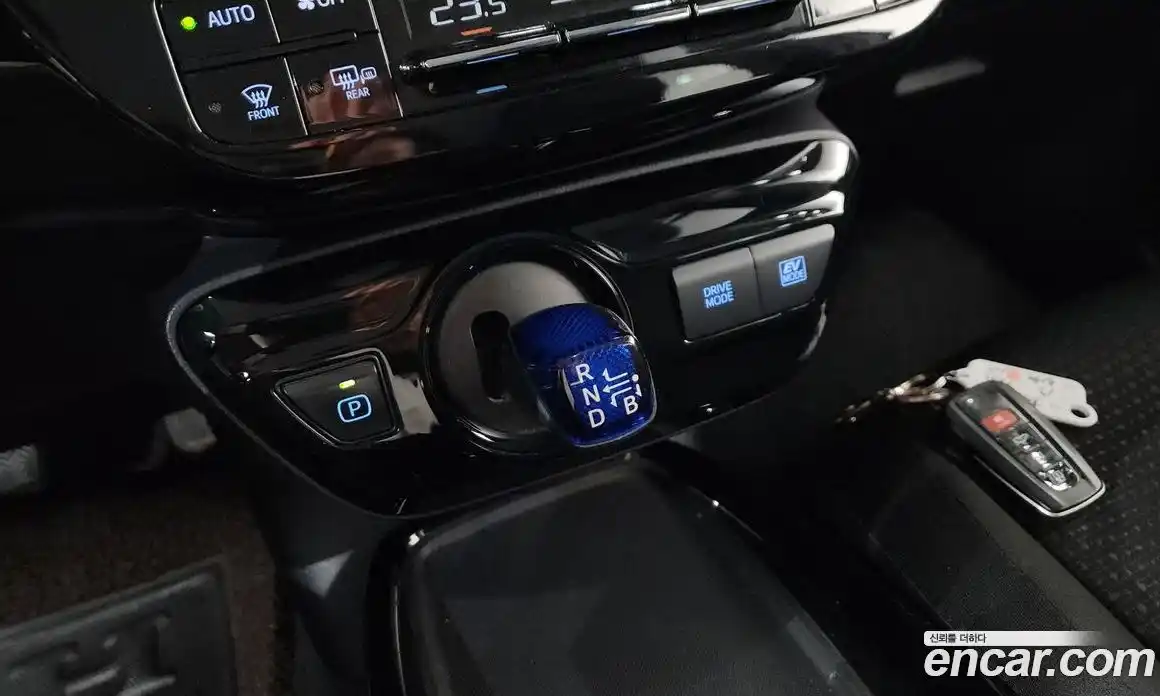 Toyota Prius 2019 1.8 гидро в Москве № 750291, фото 9