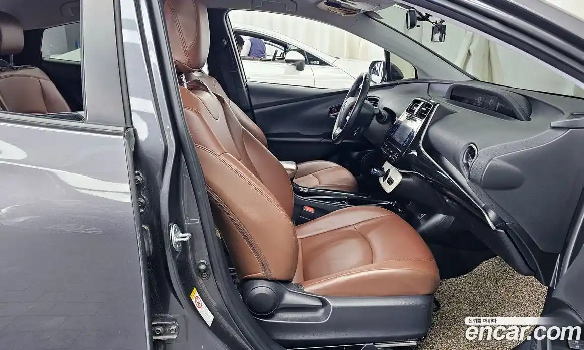 Toyota Prius 2017 1.8 гидро в Москве № 750305, фото 11