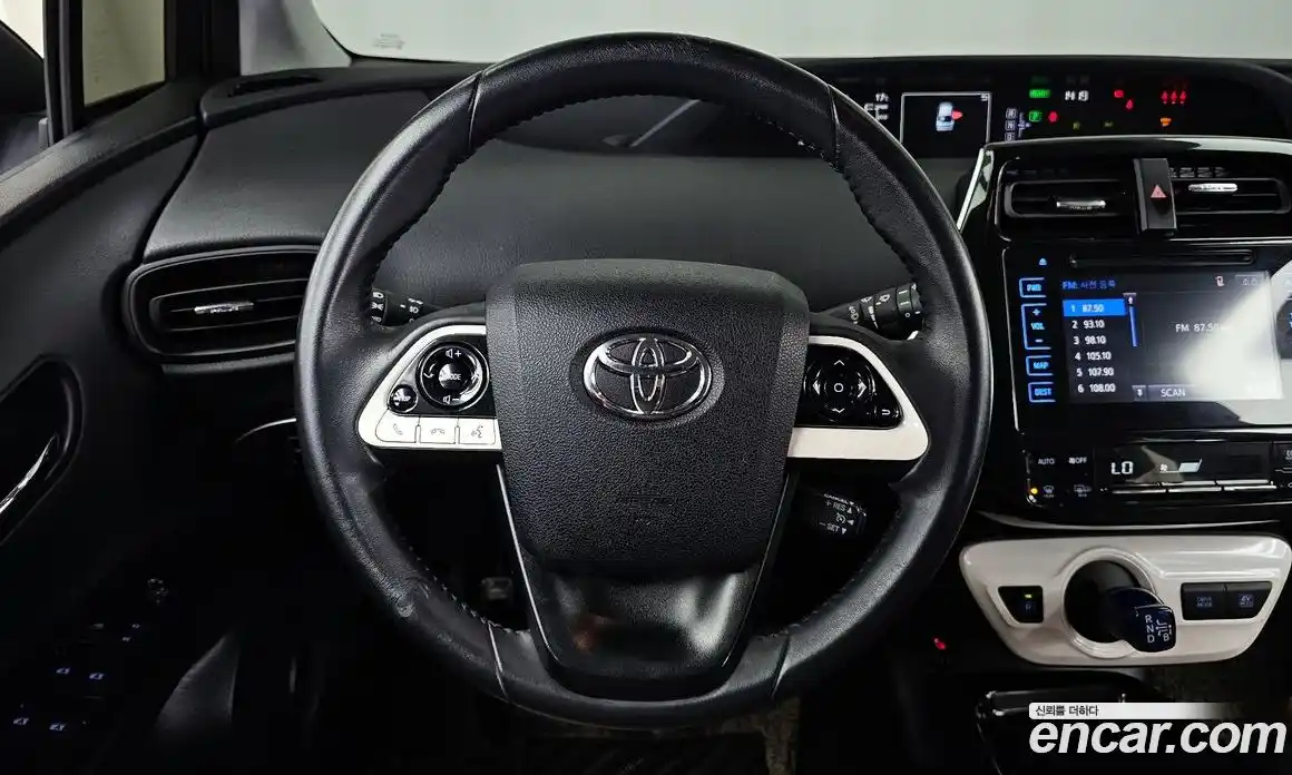 Toyota Prius 2017 1.8 гидро в Москве № 750305, фото 14