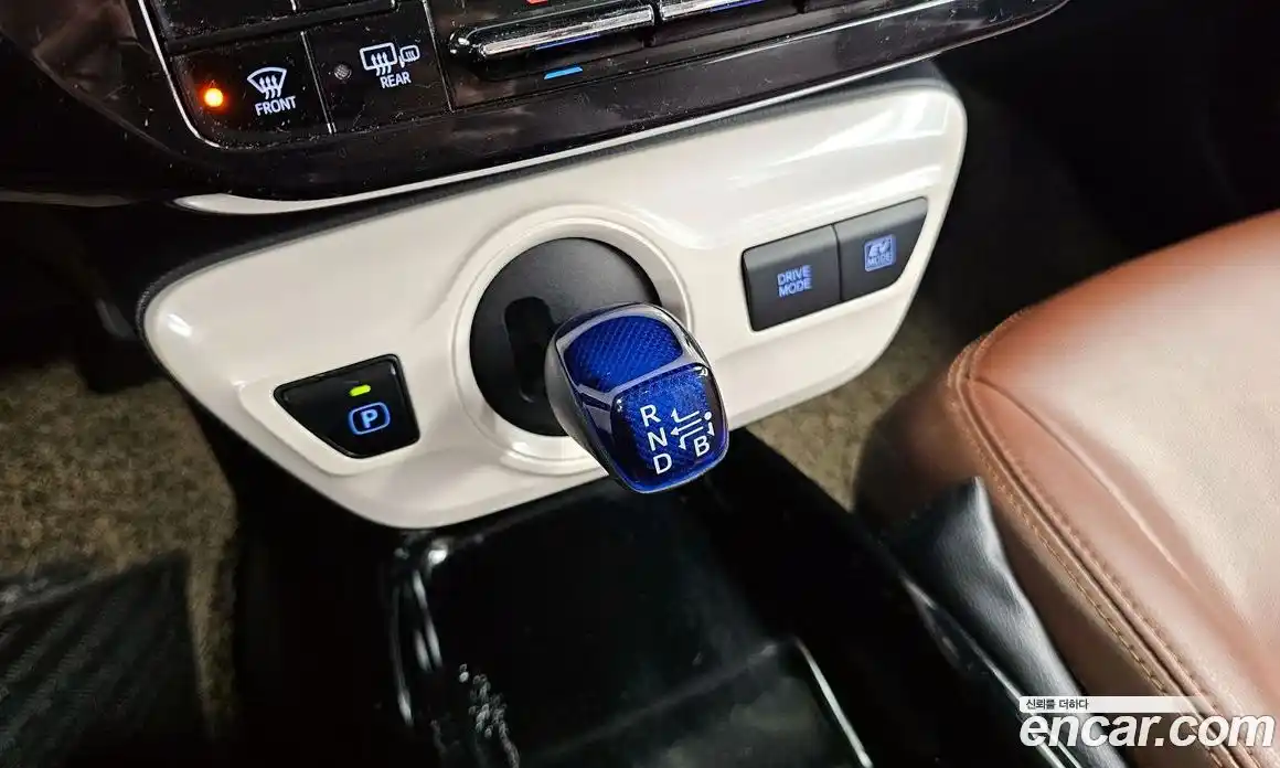 Toyota Prius 2017 1.8 гидро в Москве № 750305, фото 9
