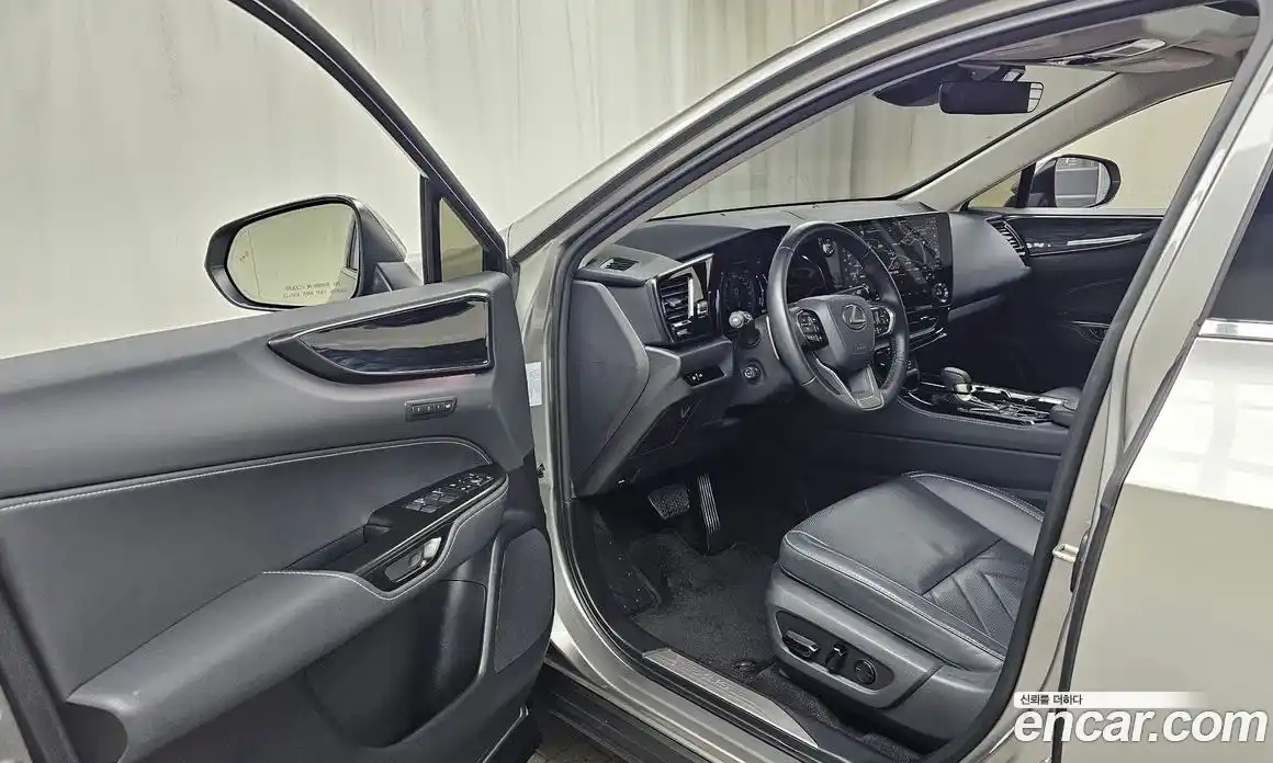 Lexus NX 2024 2.5 гидро в Москве № 766797, фото 10