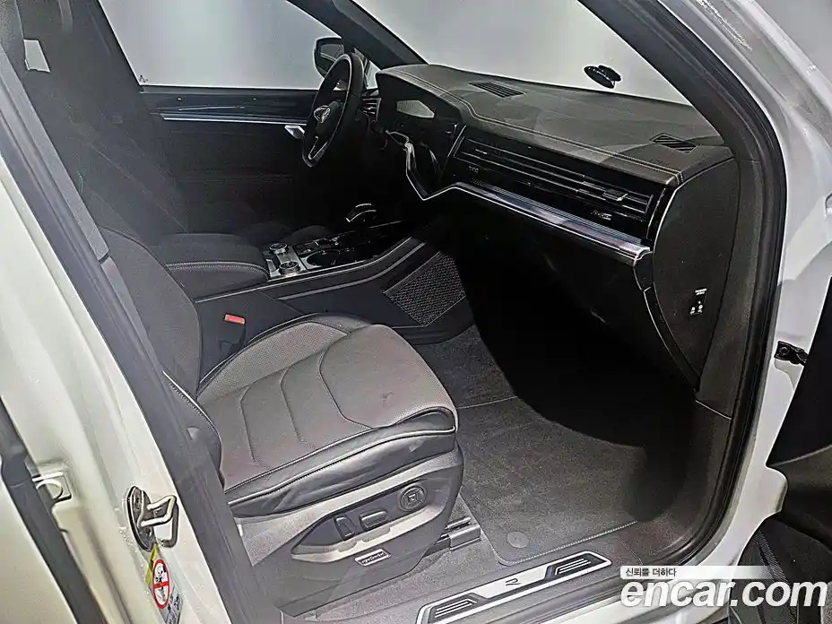 Volkswagen Touareg 2023 3.0 гидро в Москве № 767234, фото 16