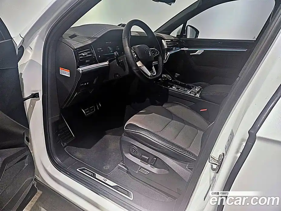 Volkswagen Touareg 2023 3.0 гидро в Москве № 767234, фото 10