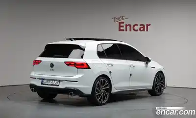 Volkswagen Golf, 2023