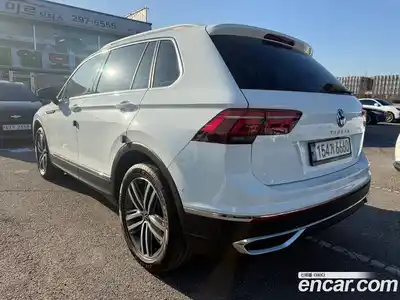 Volkswagen Tiguan 2022 2.0 гидро в Москве № 803029, миниатюра 2