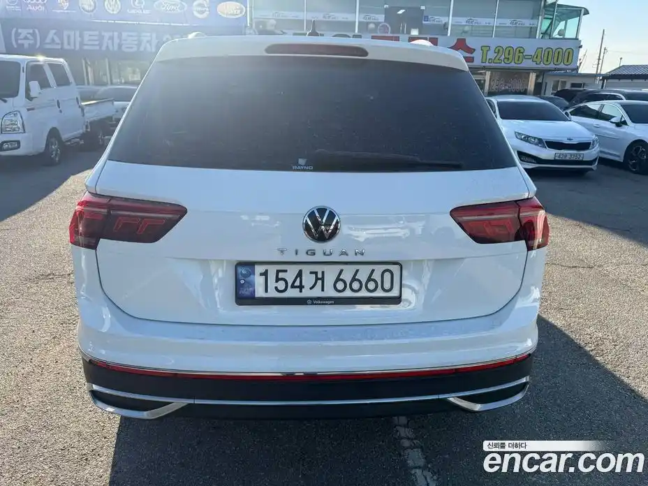Volkswagen Tiguan 2022 2.0 гидро в Москве № 803029, фото 3