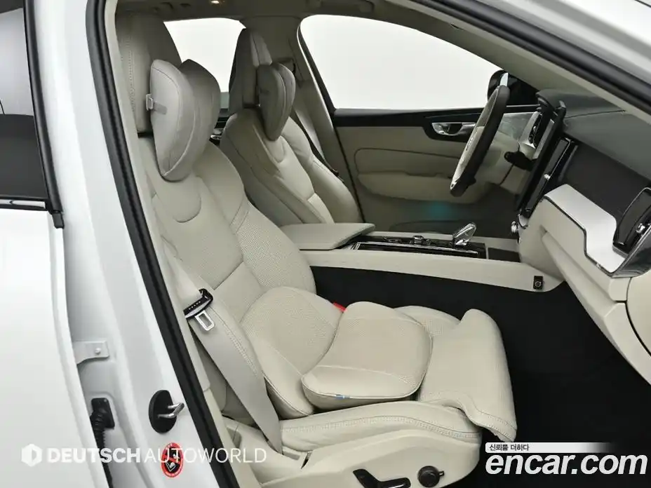 Volvo XC60 2025 2.0 гидро в Москве № 823898, фото 11