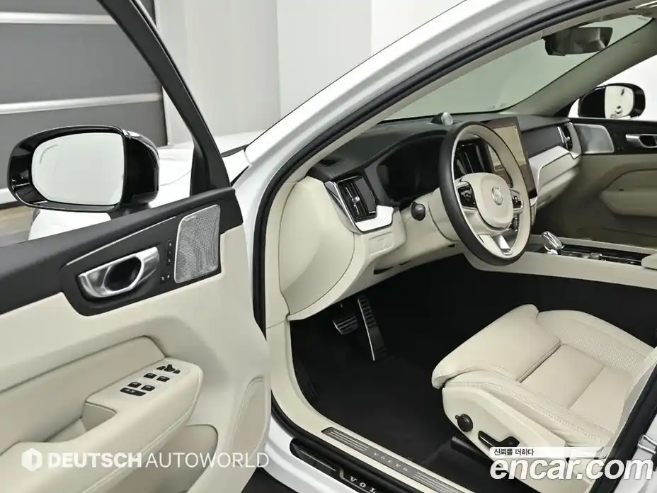 Volvo XC60 2025 2.0 гидро в Москве № 823898, фото 12