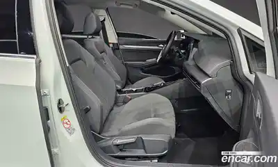 Volkswagen Golf 2023 2.0 гидро в Москве № 826140, миниатюра 10