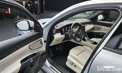 Maserati Grecale 2023 2.0 гидро в Москве № 827324, миниатюра 11