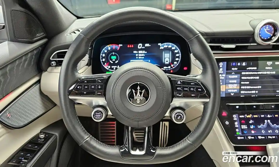 Maserati Grecale 2023 2.0 гидро в Москве № 827324, фото 13