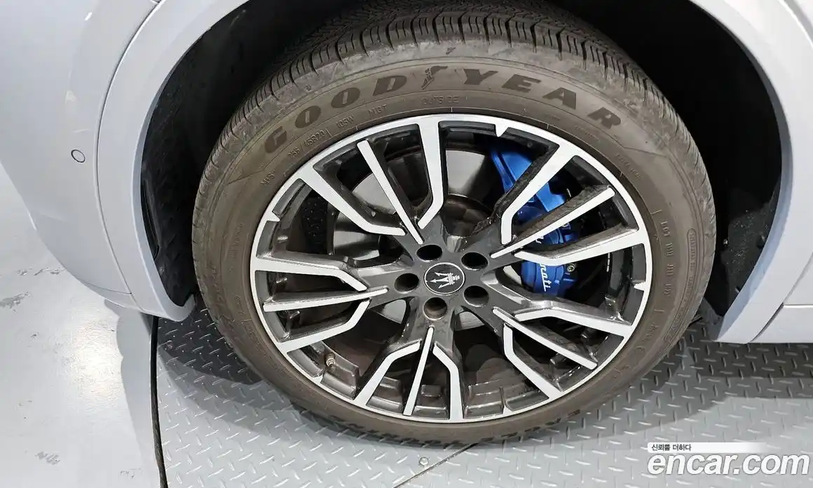 Maserati Grecale 2023 2.0 гидро в Москве № 827324, фото 5