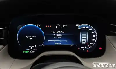 Maserati Grecale 2023 2.0 гидро в Москве № 827324, миниатюра 8