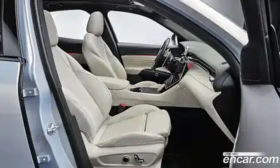 Maserati Grecale 2023 2.0 гидро в Москве № 827324, миниатюра 10