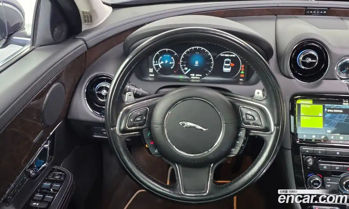 Jaguar XJ 2018 3.0 гидро в Москве № 897231, фото 13