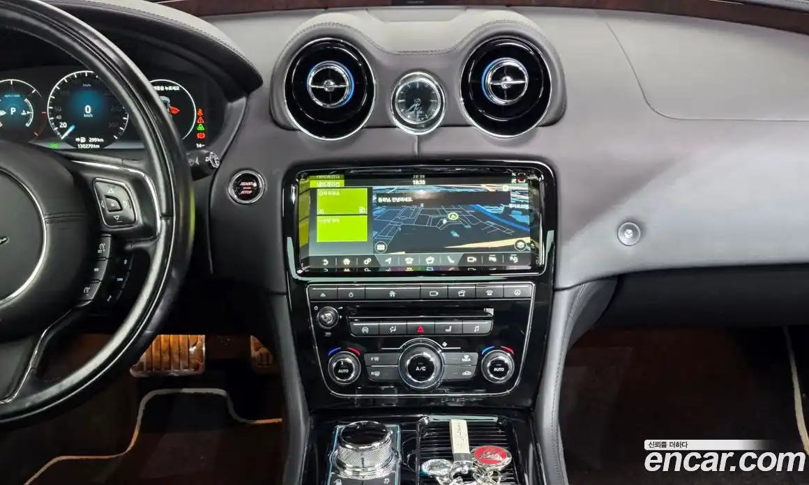 Jaguar XJ 2018 3.0 гидро в Москве № 897231, фото 14