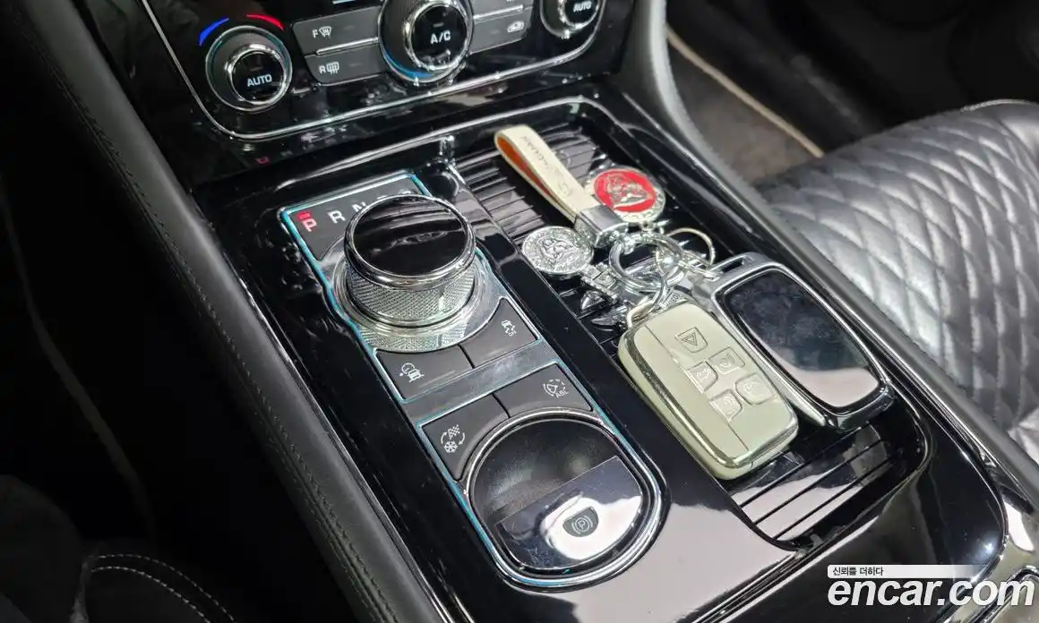 Jaguar XJ 2018 3.0 гидро в Москве № 897231, фото 9