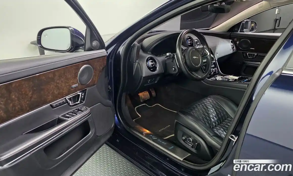 Jaguar XJ 2018 3.0 гидро в Москве № 897231, фото 10