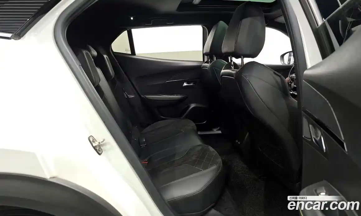 Peugeot 2008 2021 1.5 гидро в Москве № 897378, фото 12