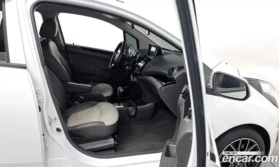 Chevrolet Spark 2015 1.0 гидро в Москве № 936388, фото 11