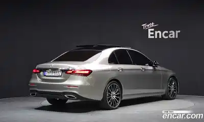 Mercedes-Benz E-Class 2023 2.0 гидро, миниатюра 2