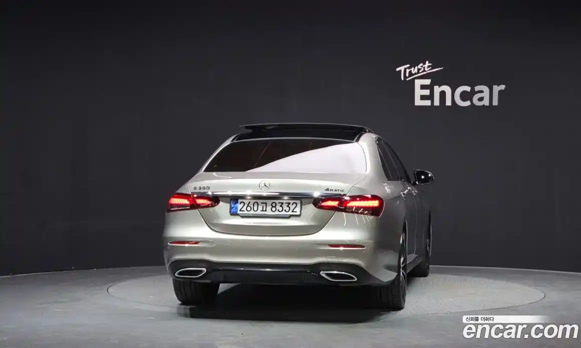 Mercedes-Benz E-Class 2023 2.0 гидро, фото 4