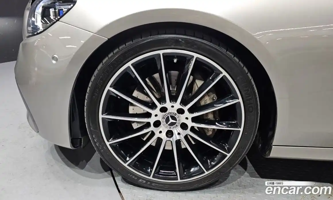 Mercedes-Benz E-Class 2023 2.0 гидро, фото 5