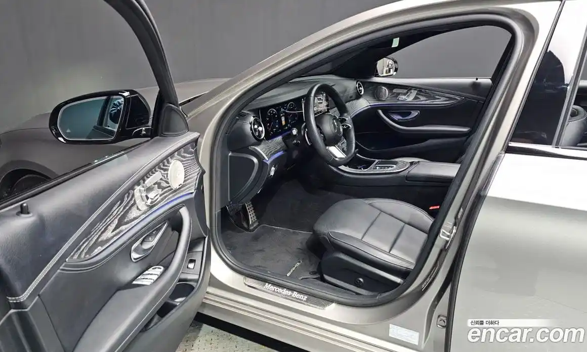 Mercedes-Benz E-Class 2023 2.0 гидро, фото 10