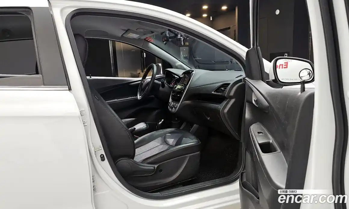 Chevrolet Spark 2016 1.0 Автомат в Москве № 974404, фото 11