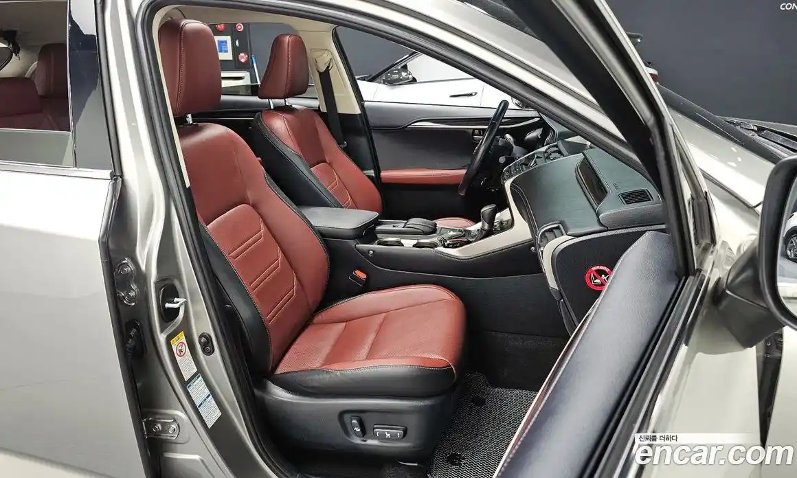 Lexus NX 2016 2.5 гидро в Москве № 975891, фото 9