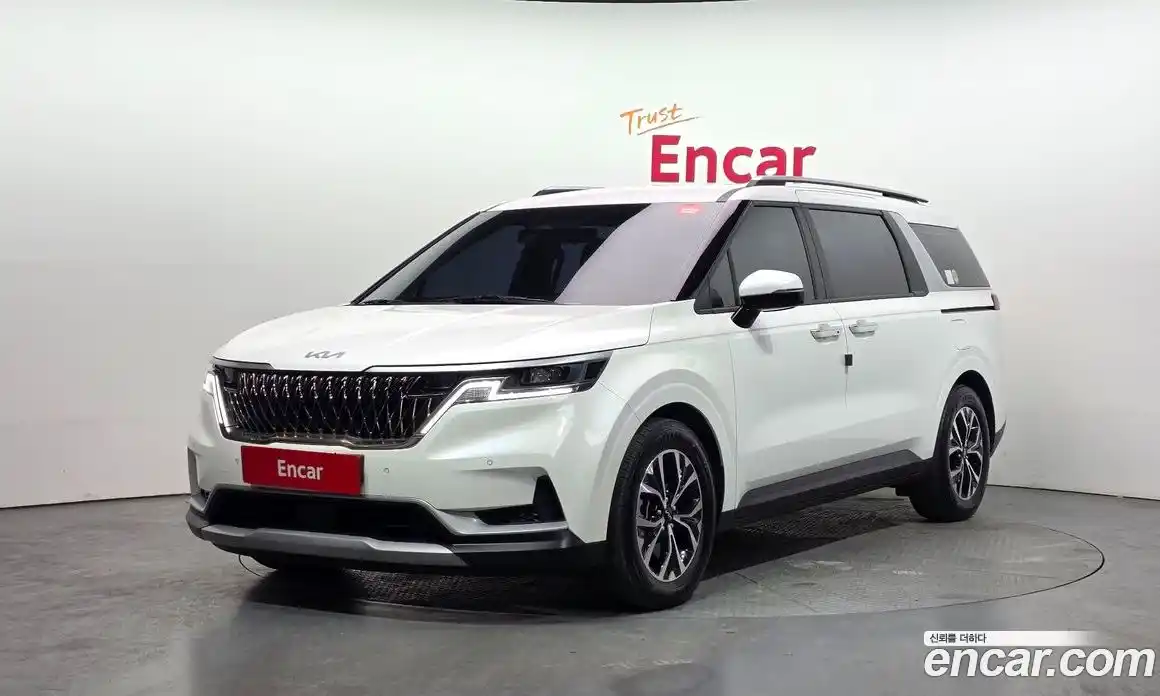 Kia Canival 2023 2.2 Автомат в Москве № 1002827, фото 1