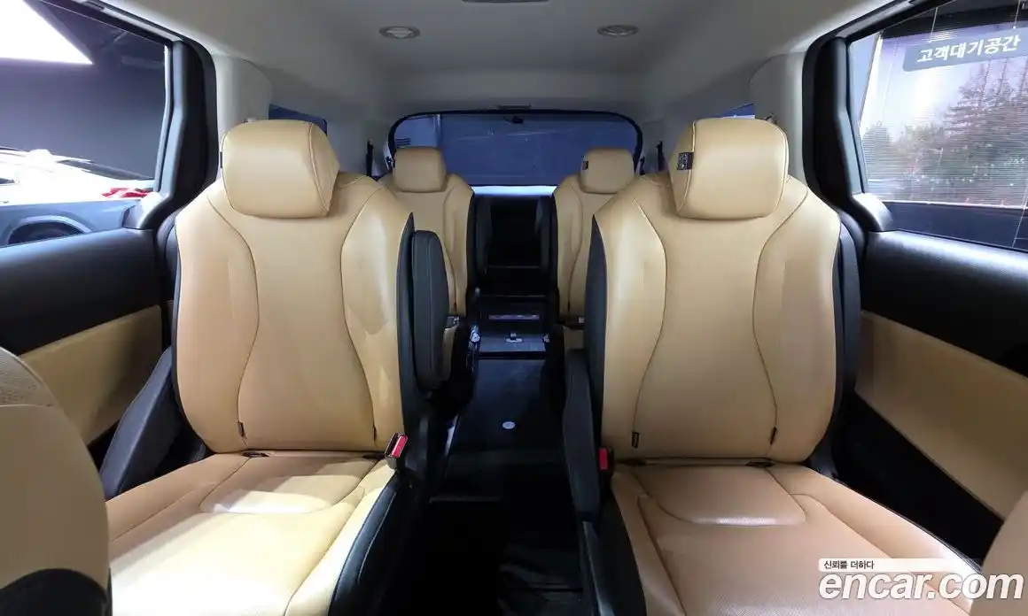 Kia Canival 2023 2.2 Автомат в Москве № 1002827, фото 12