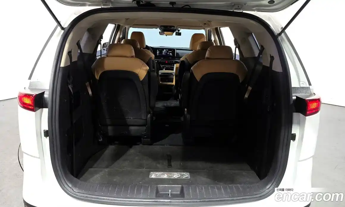 Kia Canival 2023 2.2 Автомат в Москве № 1002827, фото 20