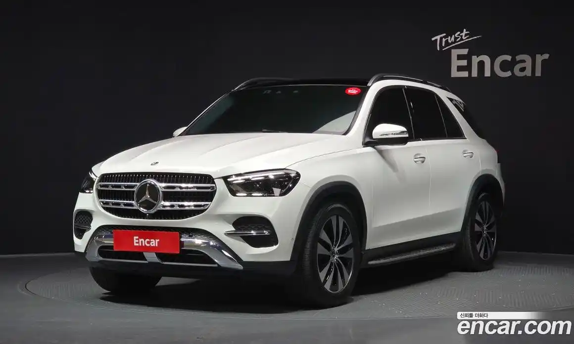 Mercedes-Benz GLE-Class 2024 2.0 Автомат в Москве № 1005167, фото 1