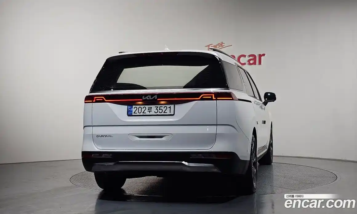 Kia Canival 2023 2.2 Автомат в Москве № 1009328, фото 4