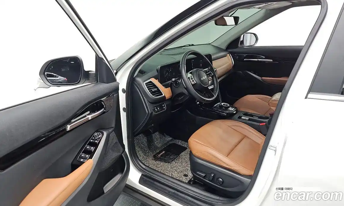 Kia Seltos 2023 1.6 Автомат в Москве № 1009730, фото 11