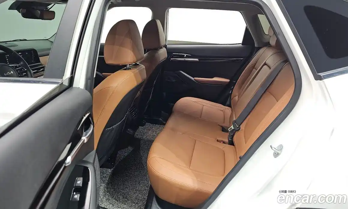 Kia Seltos 2023 1.6 Автомат в Москве № 1009730, фото 17